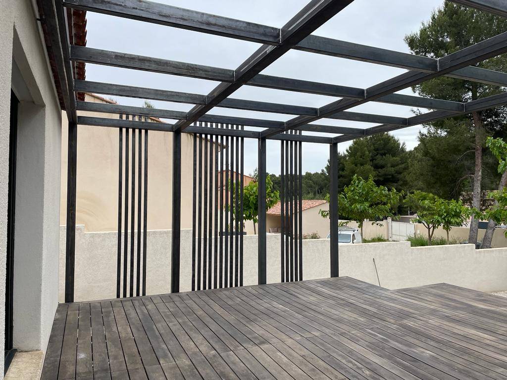 pergola en acier sur mesure aix en provence