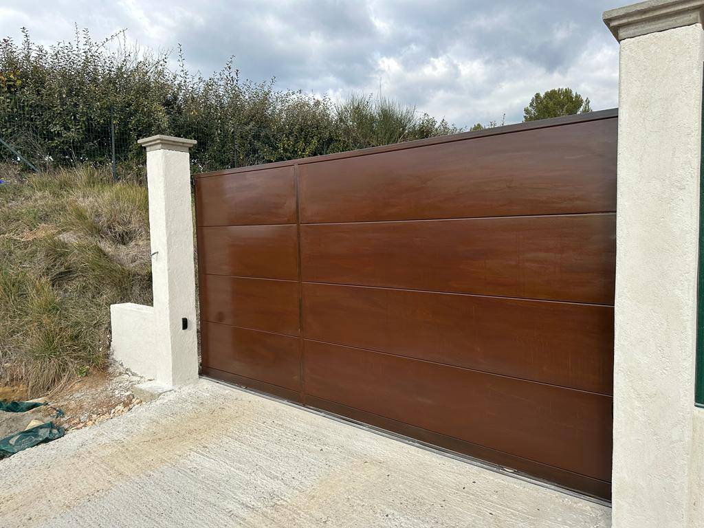 portail coulissant sur mesure acier peynier