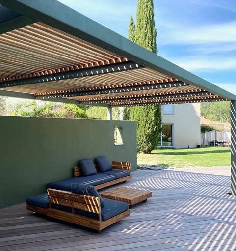 pergola sur mesure en acier thermolaqué et bois