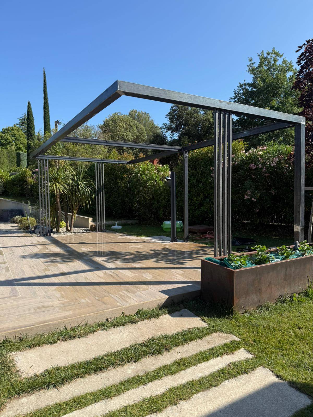 pergola en acier sur mesure Aix en Provence